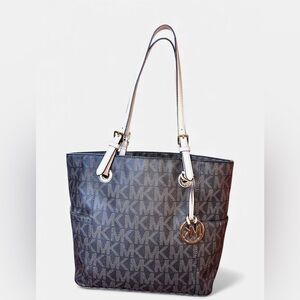 Michael Kors Brown & Tan Signature monogram Tote Bag. Excellent condition!